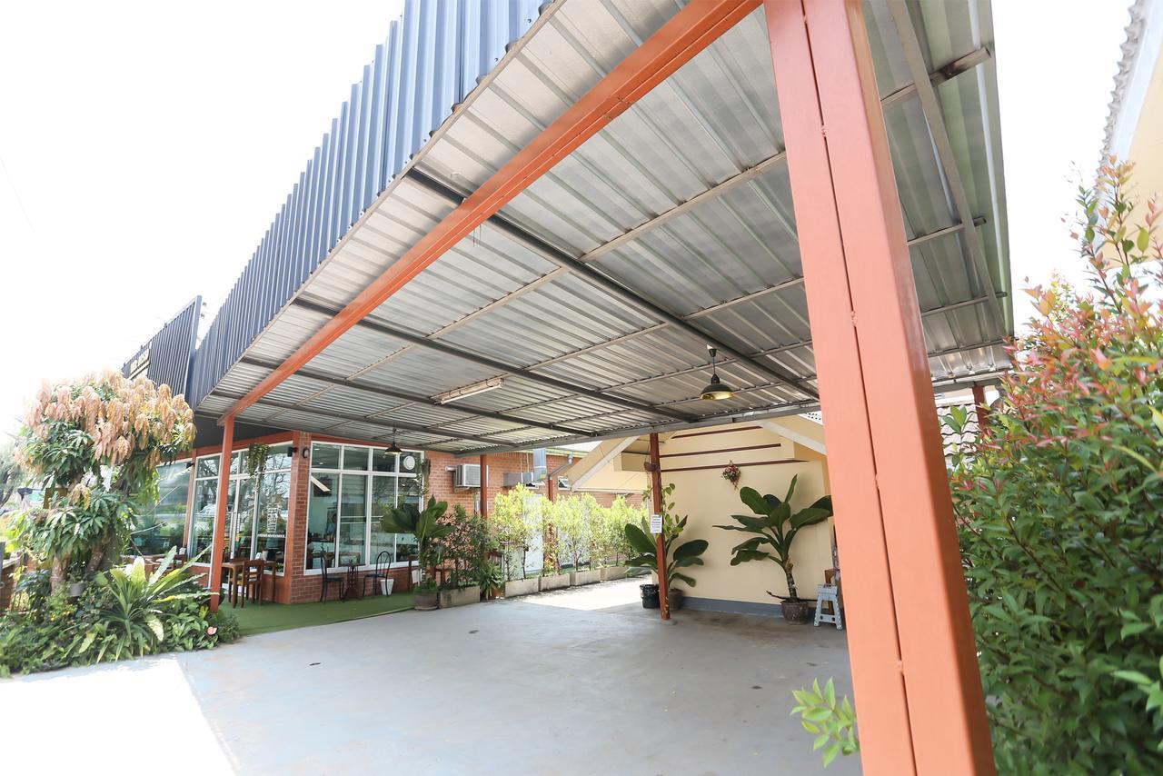 The Garage Hotel Chiang Rai Buitenkant foto